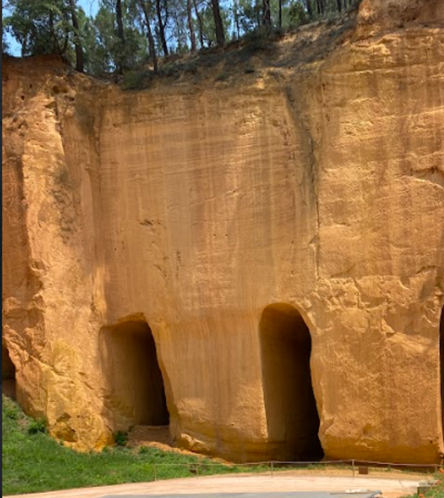 Mines de Bruoux Gargas proches de Mas sous les Pins villa de location en Luberon à Gargas avec piscine chauffée